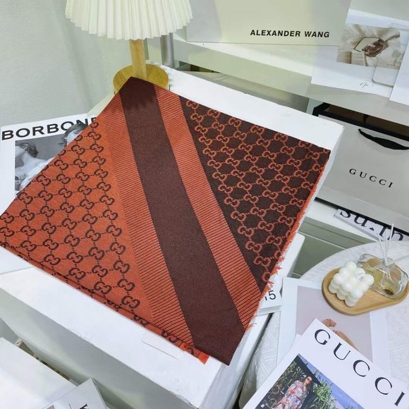 💎✨AUTHENTIC✨💎Gucci scarf - Picture 3 of 6